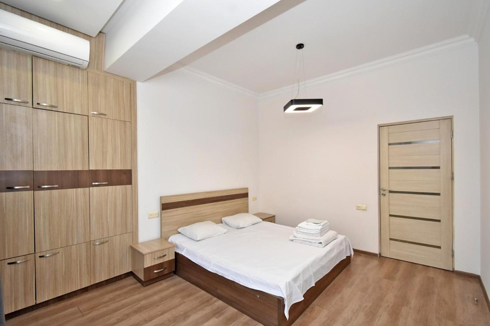 Rent Inn Yerevan On Chaykovski Street Esterno foto
