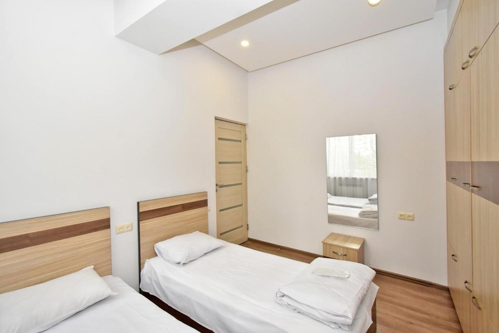 Rent Inn Yerevan On Chaykovski Street Esterno foto