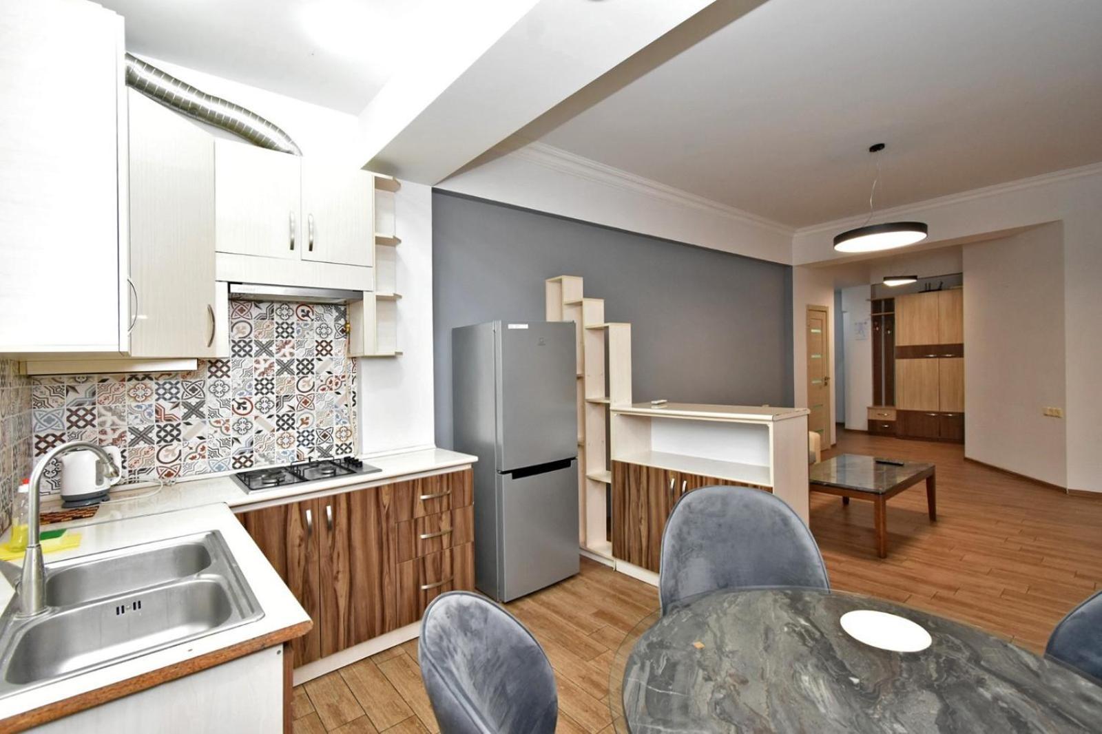 Rent Inn Yerevan On Chaykovski Street Esterno foto