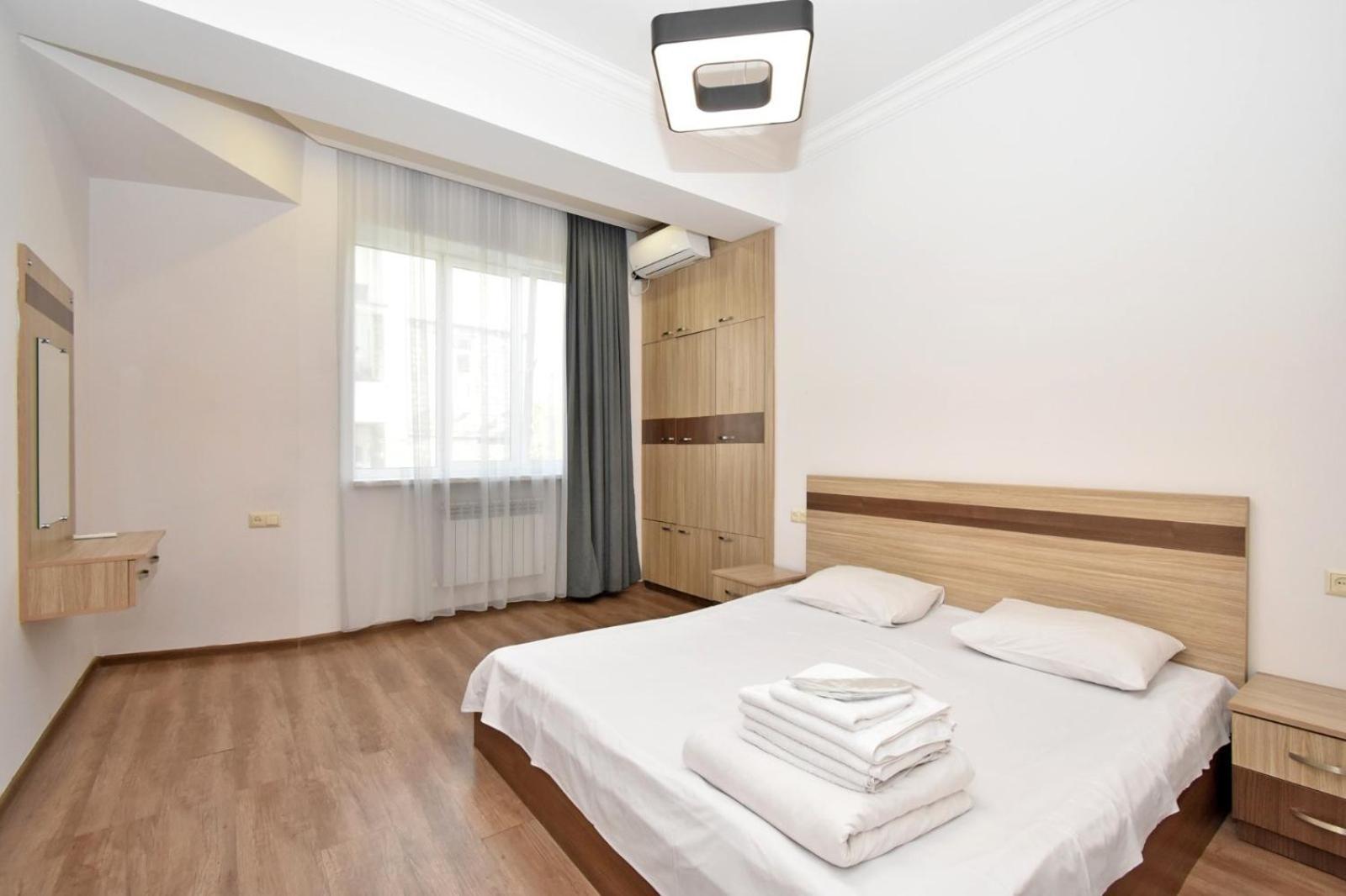 Rent Inn Yerevan On Chaykovski Street Esterno foto
