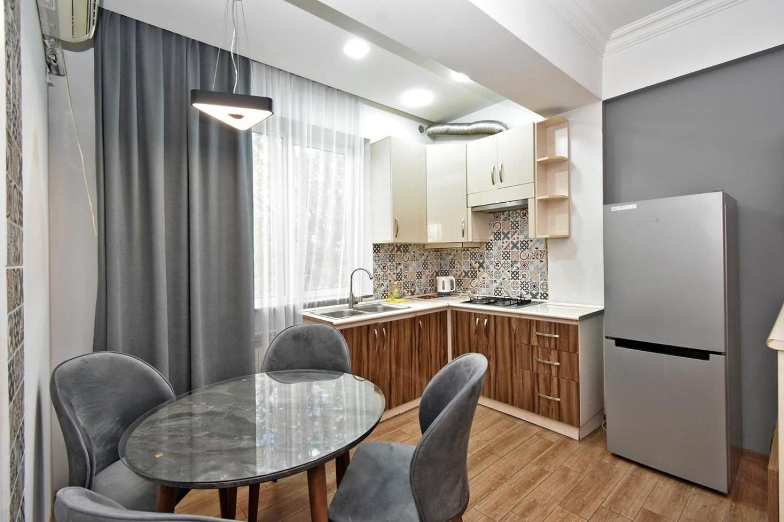 Rent Inn Yerevan On Chaykovski Street Esterno foto